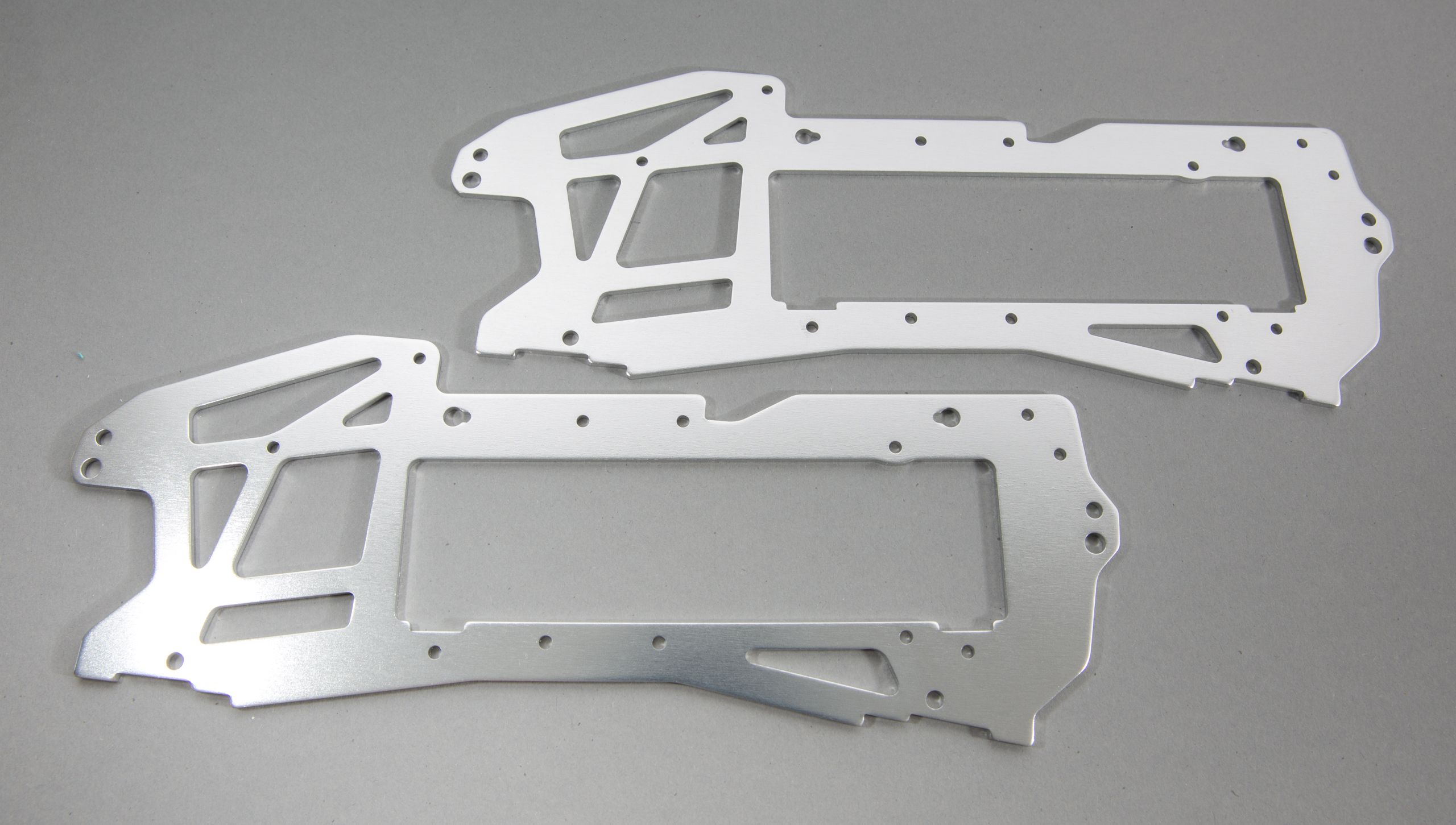 Hot Bodies #70575 Chassis silber 2,5mm E-Zilla